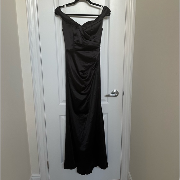 GALINA SIGNATURE satin off-the-shoulder mermaid dress - Black Bridesmaid Dress - Picture 3 of 13